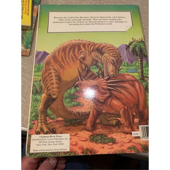 Dinosaur Peel n Play Activity Book-Vintage Complete-Chatham River Press 1987 - Picture 6 of 6
